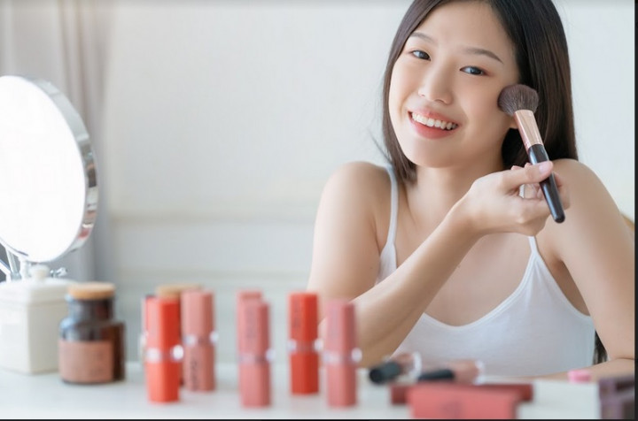 Survei Jakpat Tren Make Up: Produk Lip dan Alis Menduduki Tingkat Atas