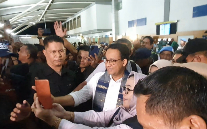 Anies Tak Berpikir Laporkan Penurunan Paksa Videotron ke Bawaslu