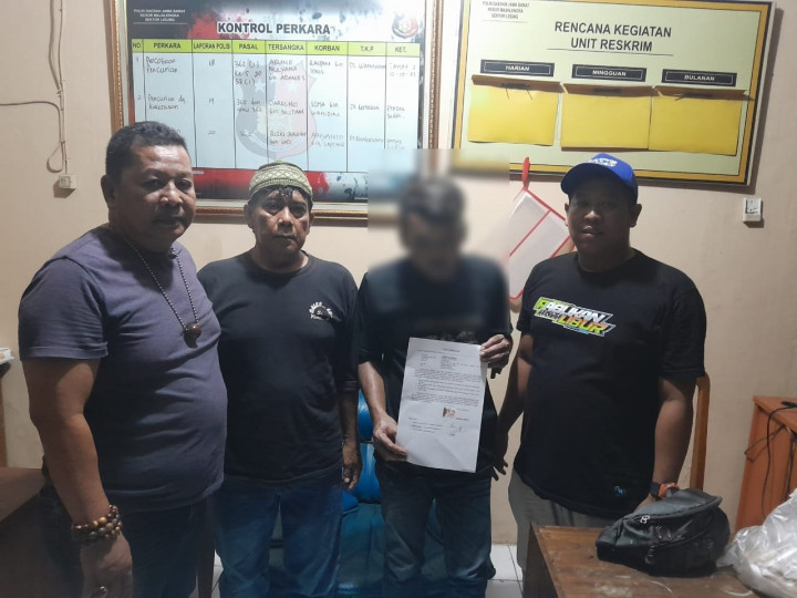 Manusia Silver Tepergok Curi Bra Milik Warga