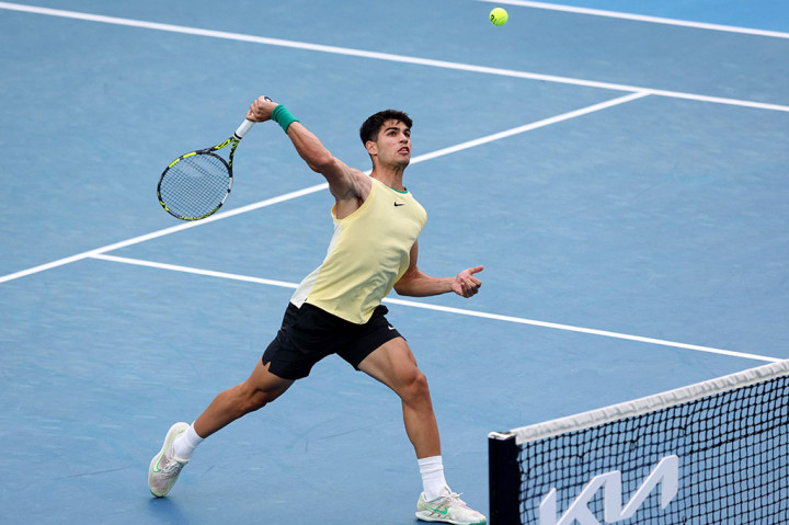 Kalahkan Lorenzo Sonego, Alcaraz Melaju di Australia Open