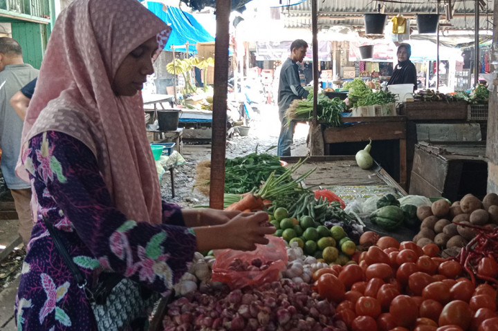 Harga Tomat dan Bawang Merah Melambung di Aceh