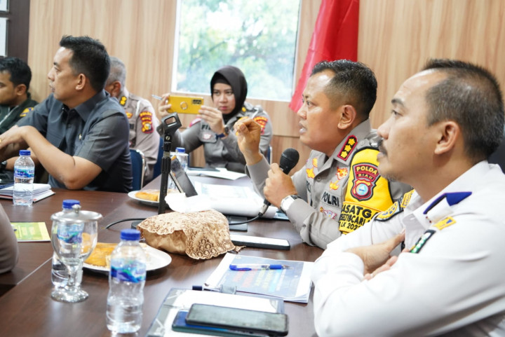 Dirlantas Polda Riau Bahas Kondisi Jalan dengan Forum LLAJ