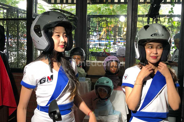 Andalkan Ventilasi Air Intake Turbo, Ini Helm Apa Mesin Mobil?