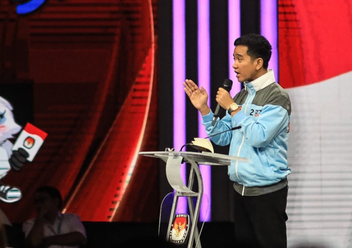 Netizen Kritik Sikap Gibran di Debat Kali Ini: Terlalu Songong