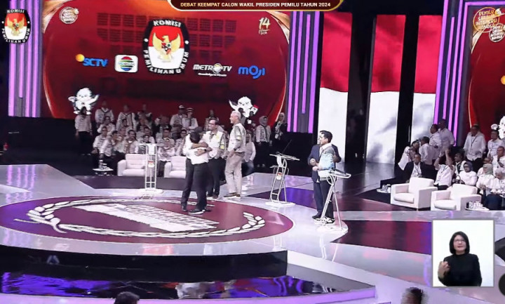 Anies dan Cak Imin Pelukan Erat Usai Debat