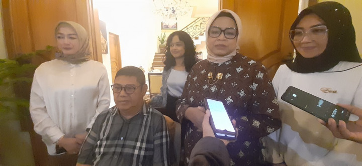 Melawat ke Solo, Ferry Farhati Baswedan Bertemu Maestro Keroncong Waldjinah