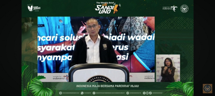 Upaya Menparekraf Sandiaga Turunkan Tiket Pesawat Domestik