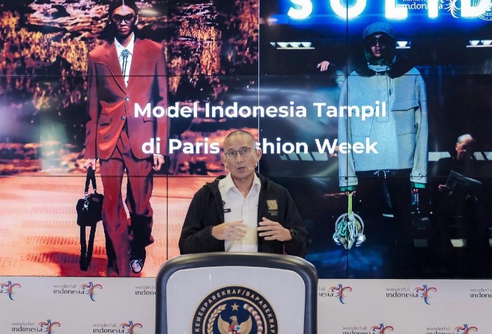 Menparekraf Sandiaga Apresiasi Raihan Fahrizal, Model Pertama Indonesia di Paris Fashion Week 2024
