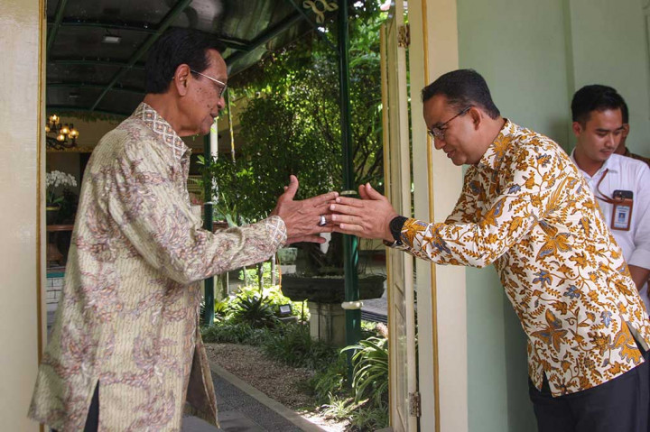 Foto Terpopuler: Anies Ketemu Sultan X hingga Rusia Bombardir Ukraina