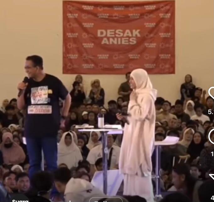 Salut! Begini Sikap Anies Terhadap Siswi 3 SMP yang Grogi di Atas Panggung