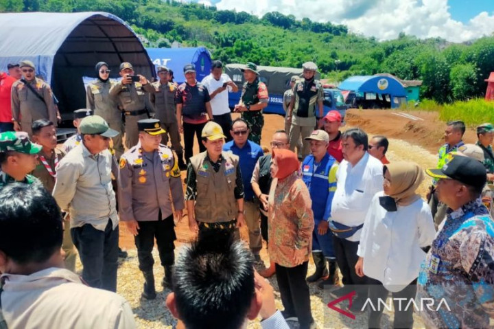 Penyintas Longsor di Sukabumi Diminta Tak Nekat Kembali ke Rumah