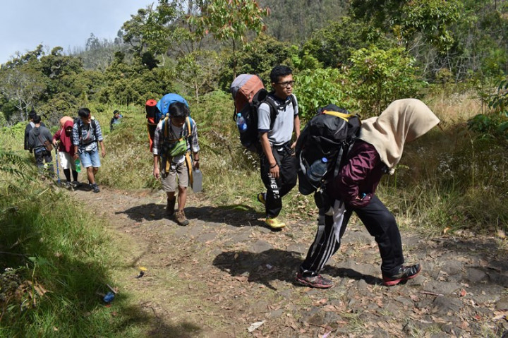 Pendakian Gunung Lawu Via Karanganyar Ditutup Sementara