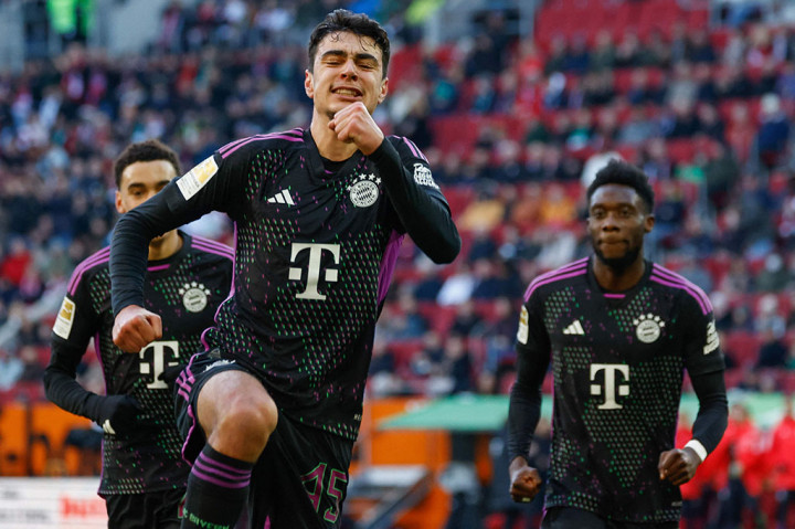Bayern Muenchen Menang Tipis 3-2 atas Augsburg