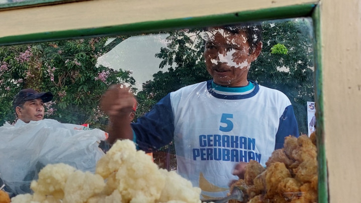 Berkah AMIN, PKL Ketiban Cuan Jelang Kampanye Akbar Anies Baswedan di Lapangan Tegalega Bandung