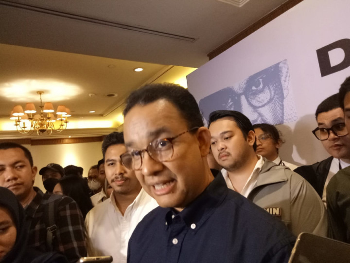 Bansos Berstiker Prabowo-Gibran, Anies Biarkan Rakyat Menilai