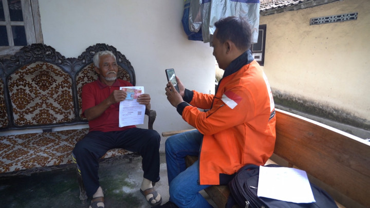 Pos Indonesia Salurkan Bansos Sembako dan PKH di Yogyakarta, Capai 96%