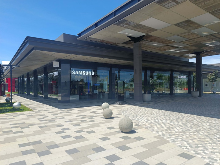 Erajaya Resmikan Samsung Multi-Experience Store di Erajaya Digital Complex