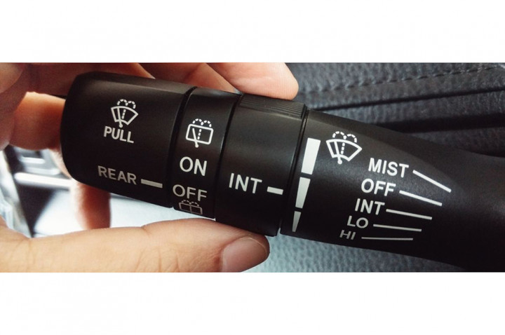 Mengenal Simbol & Kode di Tuas Wiper Mobil Zaman Now