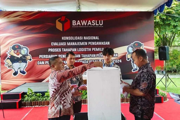 Bawaslu Riau Larang Bawa Handphone di Bilik Suara TPS