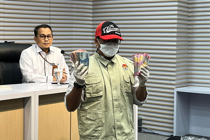 OTT Pejabat BPPD Sidoarjo, KPK Sita Rp69,9 Juta