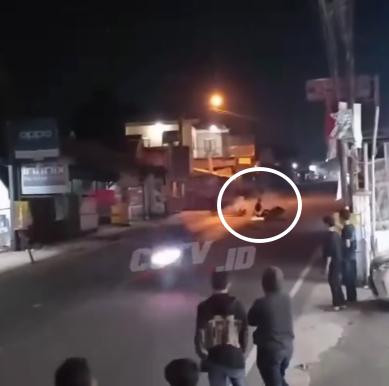 Viral Video Kecelakaan Dua Motor Diduga Gegera Balap Liar, 1 Orang Tewas