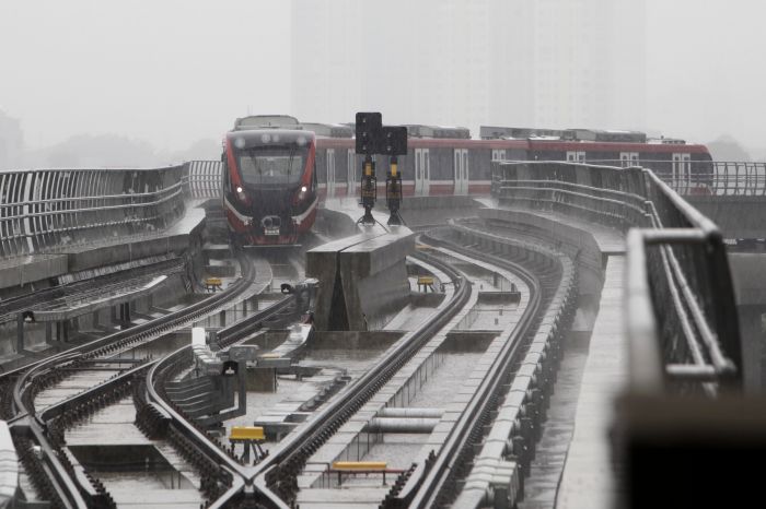 Hingga Akhir Februari, LRT Beroperasi Sampai Pukul 23.03 WIB