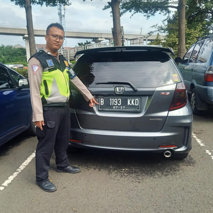 Pengemudi Honda Jazz Kabur dari Kejaran Polisi di Jalan TB Simatupang, Ternyata Pakai Pelat Palsu