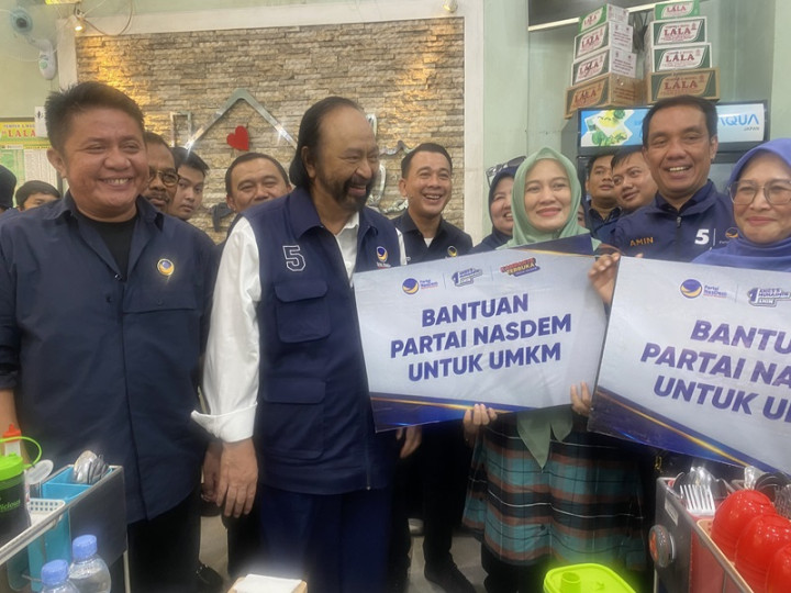 NasDem Salurkan Bantuan untuk UMKM Pempek Palembang