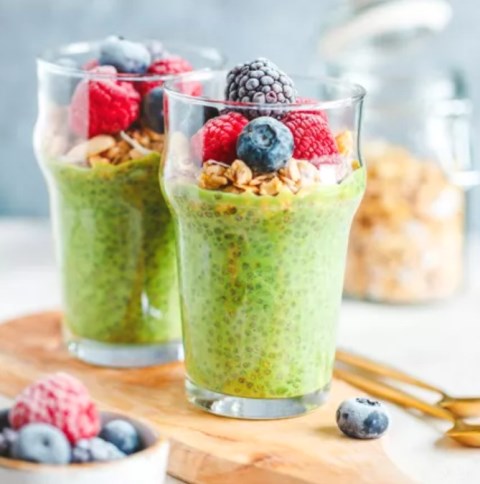 Matcha Chia Puding, Berikan Toppingnya Sesuka Kamu!
