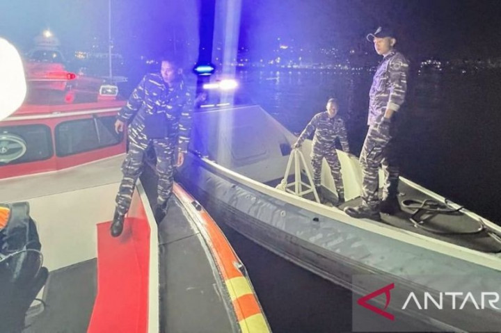 Basarnas Cari Nelayan Hilang di Perairan Teluk Ambon