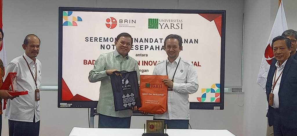 Penandatanganan MoU antara Universitas Yarsi dengan BRIN. Foto: Universitas Yarsi