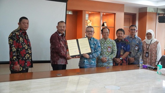 Prosesi penyerahan hibah tanah dari Pemprov Kepri kepada Kemendikbudristek. DOK Kemendikbudristek