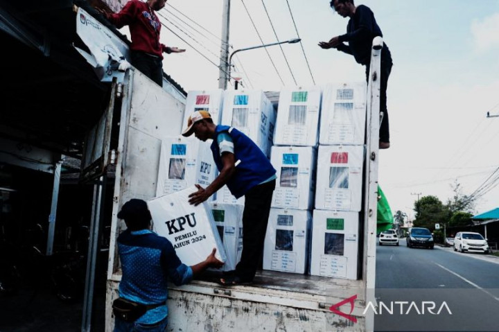 KPU Natuna Mulai Distribusikan Logistik Pemilu ke Kecamatan Terluar