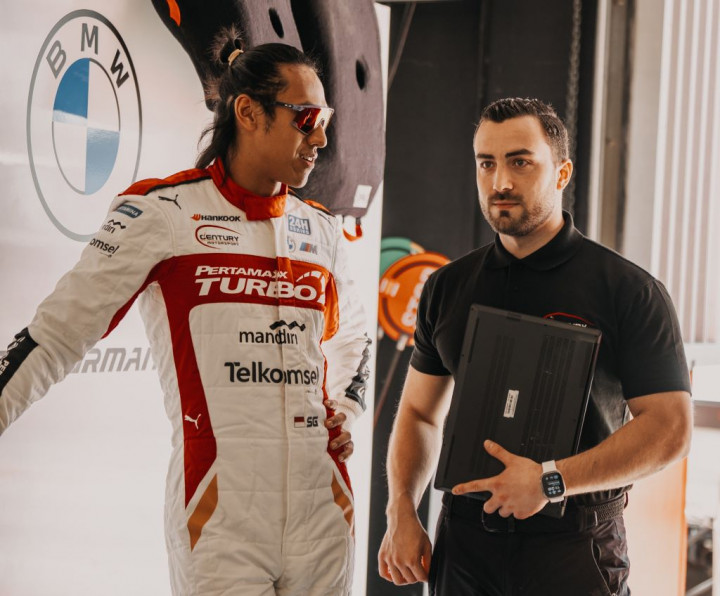 Sean Gelael dan Valentino Rossi Satu Tim di FIA WEC 2024