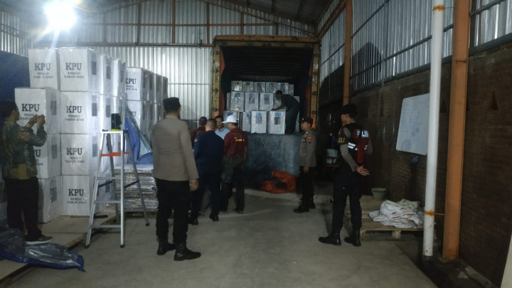KPU Jepara Kirim Logistik Pemilu ke Wilayah Kepulauan