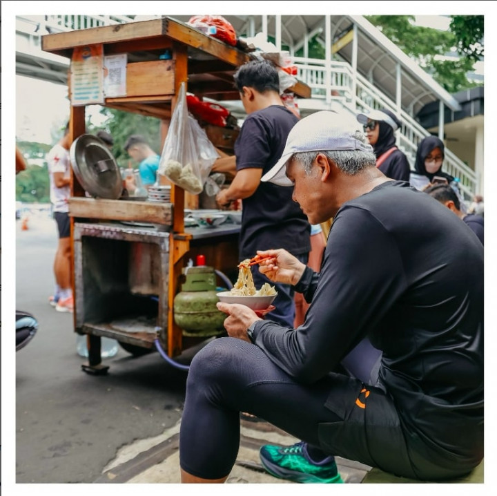 Jelang Debat, Ganjar Olahraga di CFD Jakarta dan Makan Mie Ayam