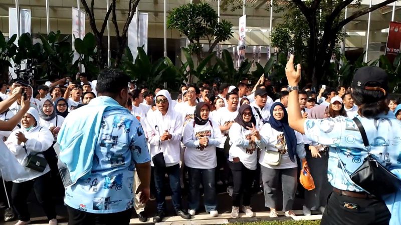 Relawan Prabowo-Gibran Sorakan Yel-yel Anak Ayam Ngumpet di Ketek Emak, Singgung Siapa?