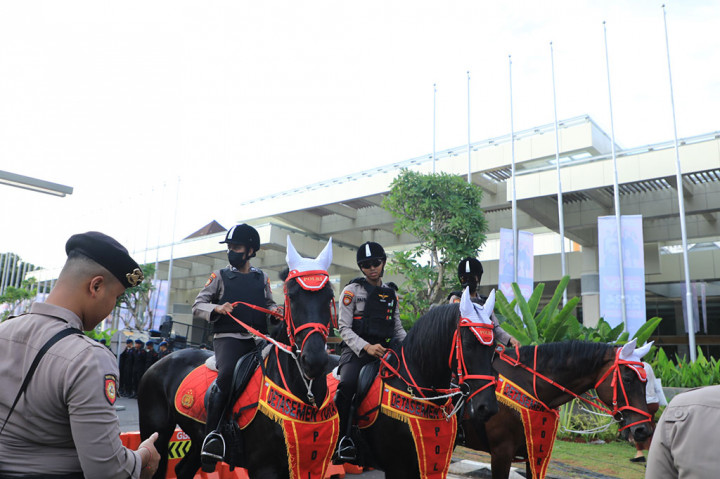 Polisi Kerahkan Kuda hingga Anjing Pelacak di Debat Terakhir Capres