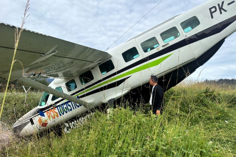 Pesawat Smart Air Tergelincir di Bandara Aminggaru Kabupaten Puncak