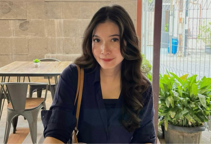 Kenalan dengan Nabila, Lulusan Berprestasi FEB Undip Sekaligus Pengusaha Muda