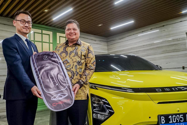 No Kaleng-Kaleng, Airlangga Hartarto Beli Chery Omoda E5 Selusin