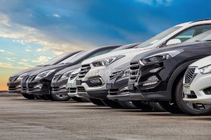 Mobilitas Tinggi, Lebih Baik Nyewa Mobil atau Beli Mobil?