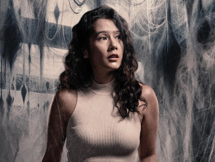 Kesan Ardina Rasti Jilat Wajah Jolene Marie di Film Lampir