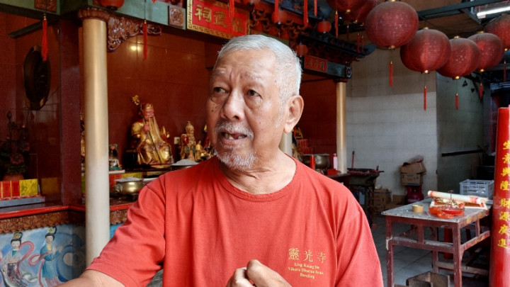 Mengenal Asikin, Mengabdi 13 Tahun di Vihara Dharma Ramsi Bandung