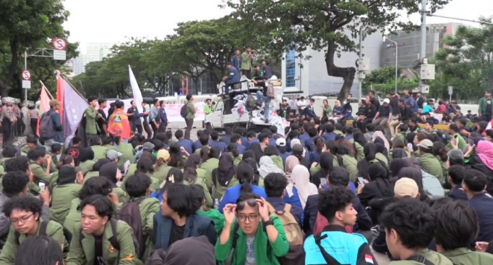 Presiden Cawe-cawe, Ratusan Mahasiswa Tuntut Penggulingan Jokowi