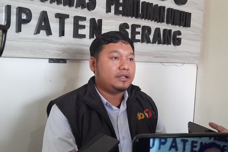 Bawaslu Serang Periksa Kades Pose 2 Jari