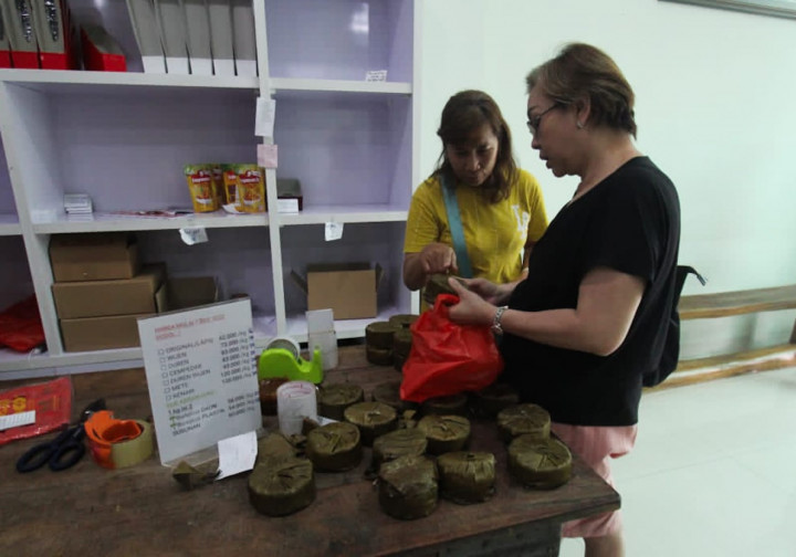 Jelang Imlek, Pesanan Kue Keranjang Ny Lauw Tangerang Tembus Hingga Mancanegara