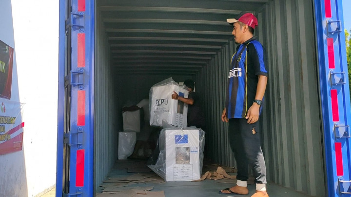 KPU Kota Cirebon Mulai Distribusikan Kotak Suara Pemilu