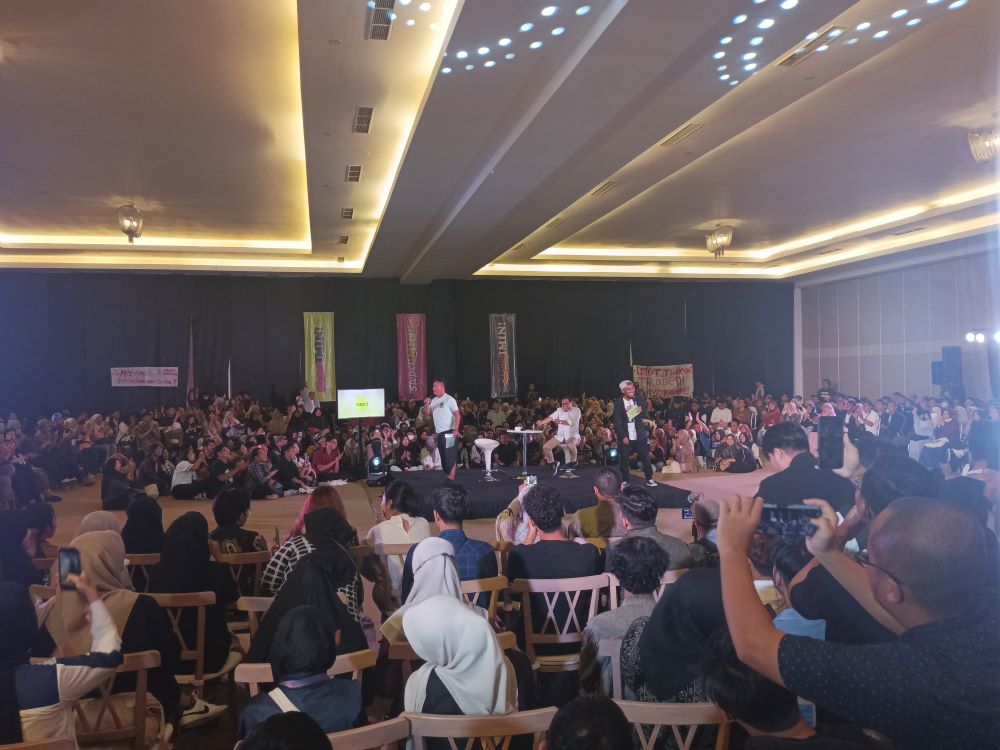 Ribuan Muda-Mudi di Malang Rela Antre Panjang untuk Nonton Slepet Imin