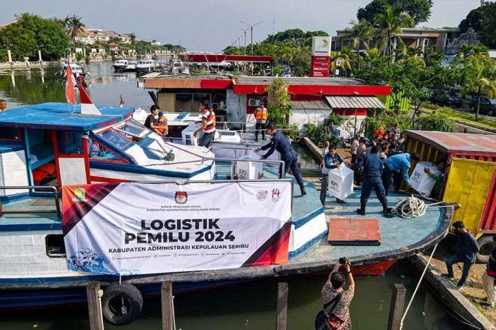 Pengiriman Logistik Pemilu ke Pulau Pramuka Dikawal Enam Kapal